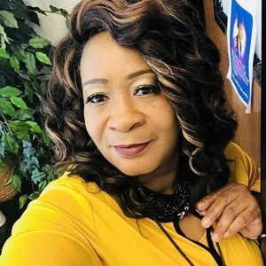 Meet your Posher, Debra